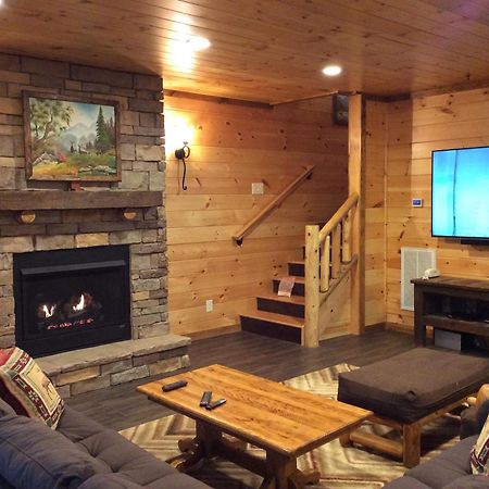 Ridge View Lodge Nature And Mountain View - Hot Tub - Firepit - Yard - Games ガトリンバーグ エクステリア 写真