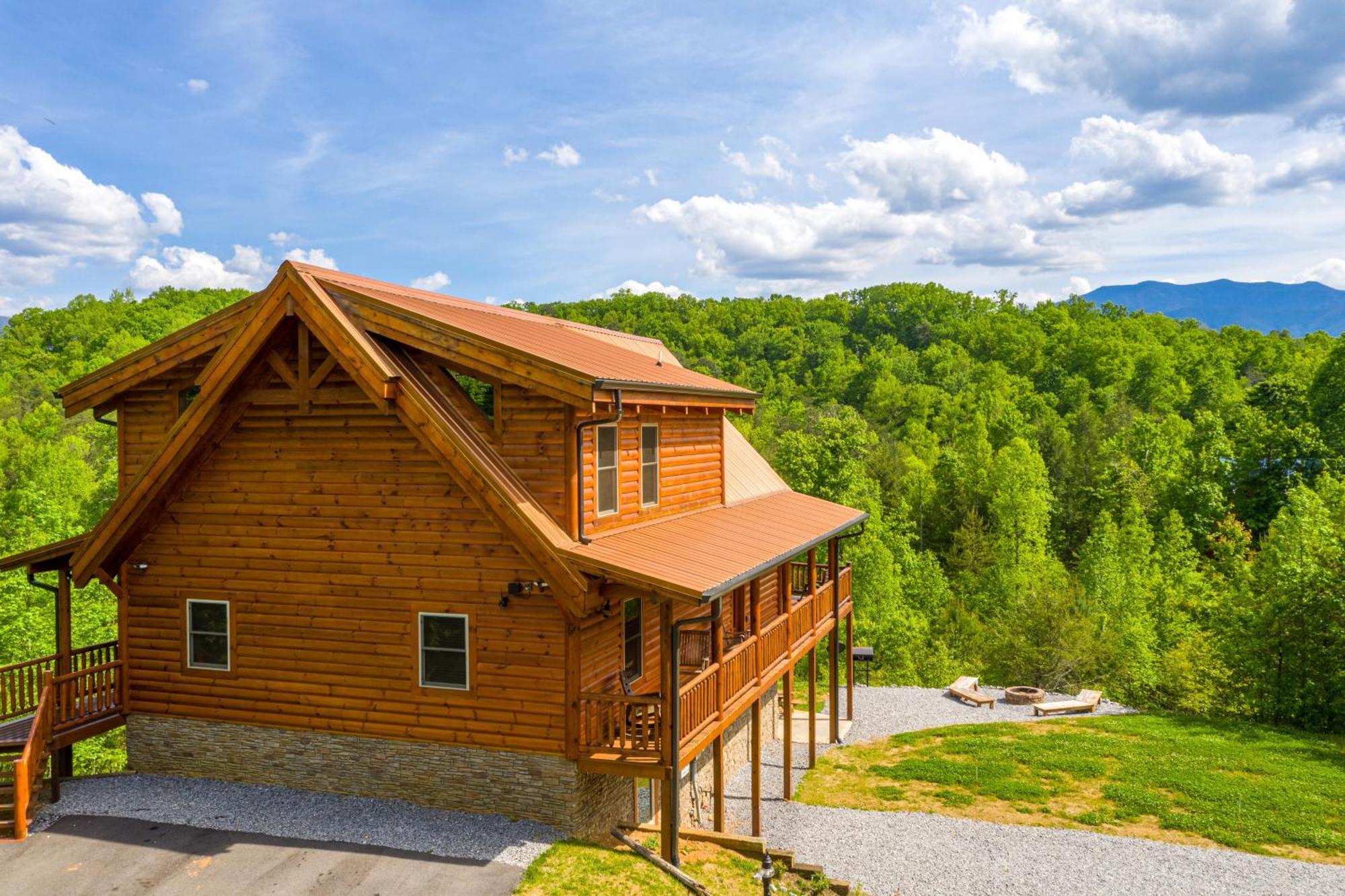 Ridge View Lodge Nature And Mountain View - Hot Tub - Firepit - Yard - Games ガトリンバーグ エクステリア 写真