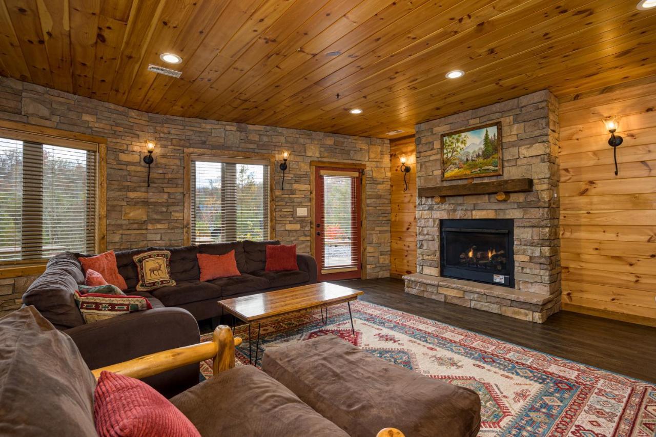 Ridge View Lodge Nature And Mountain View - Hot Tub - Firepit - Yard - Games ガトリンバーグ エクステリア 写真