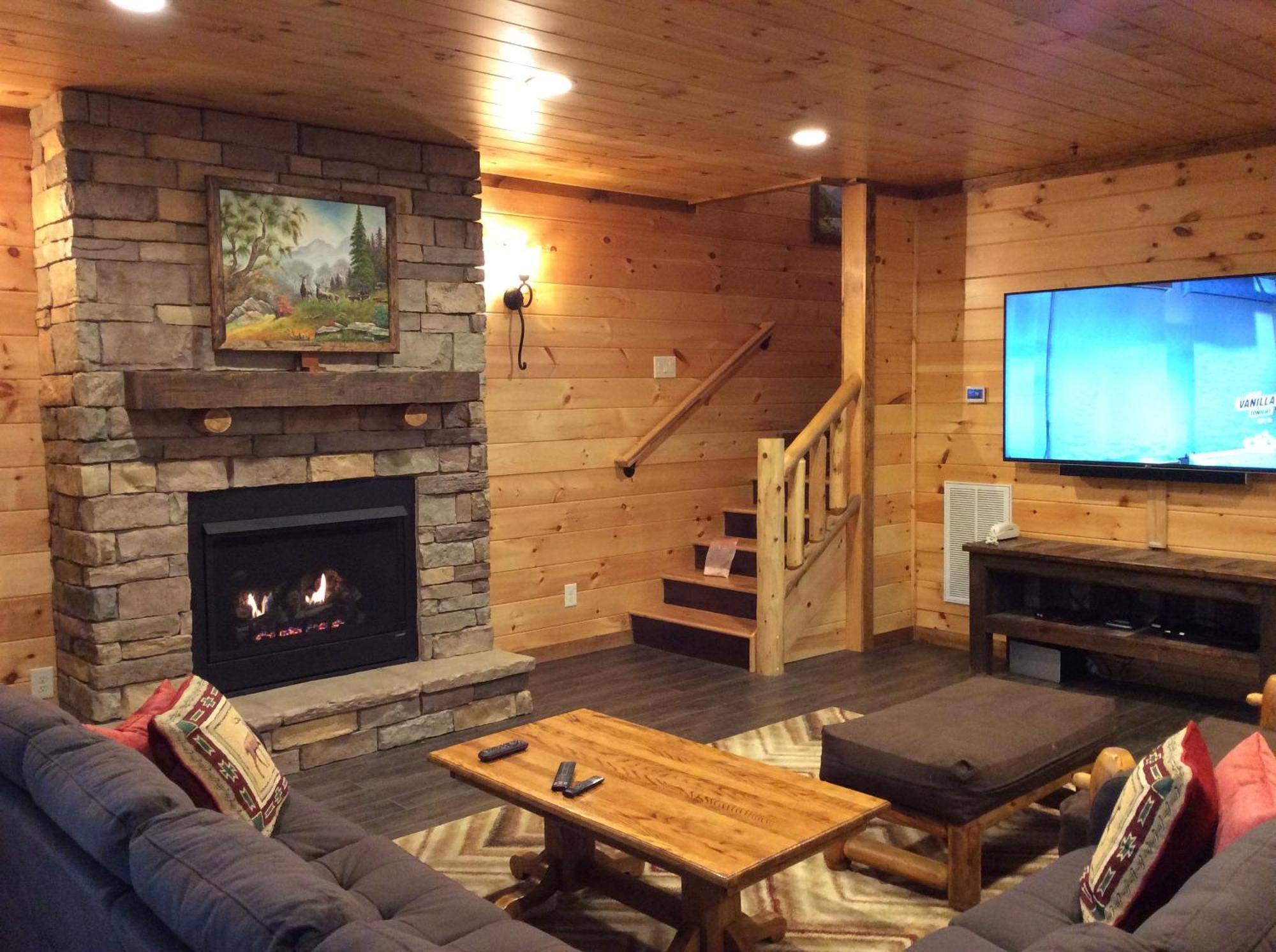 Ridge View Lodge Nature And Mountain View - Hot Tub - Firepit - Yard - Games ガトリンバーグ エクステリア 写真