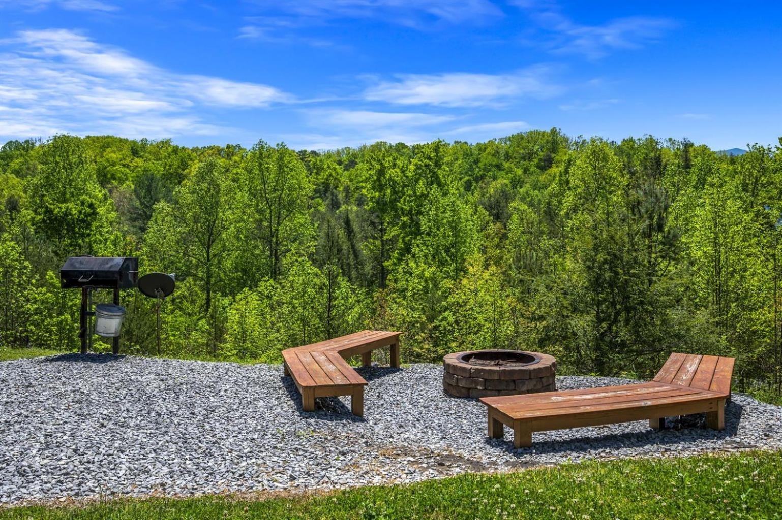 Ridge View Lodge Nature And Mountain View - Hot Tub - Firepit - Yard - Games ガトリンバーグ エクステリア 写真