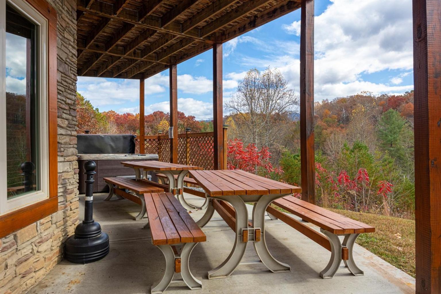 Ridge View Lodge Nature And Mountain View - Hot Tub - Firepit - Yard - Games ガトリンバーグ エクステリア 写真